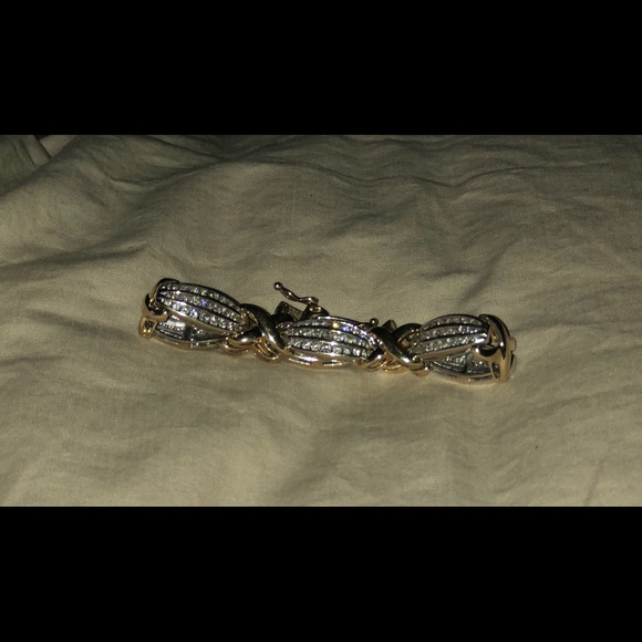 14 k diamond tennis bracelet! - Picture 3 of 3